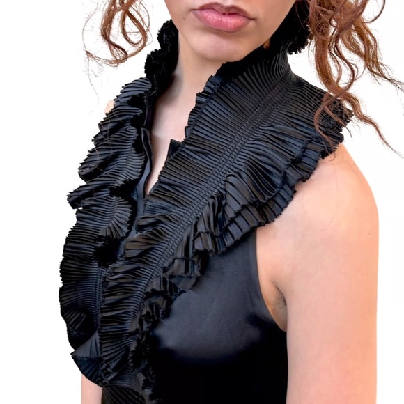 bcbg maxazria black halter pleated ruffle silk mini dress - Picture 3 of 4